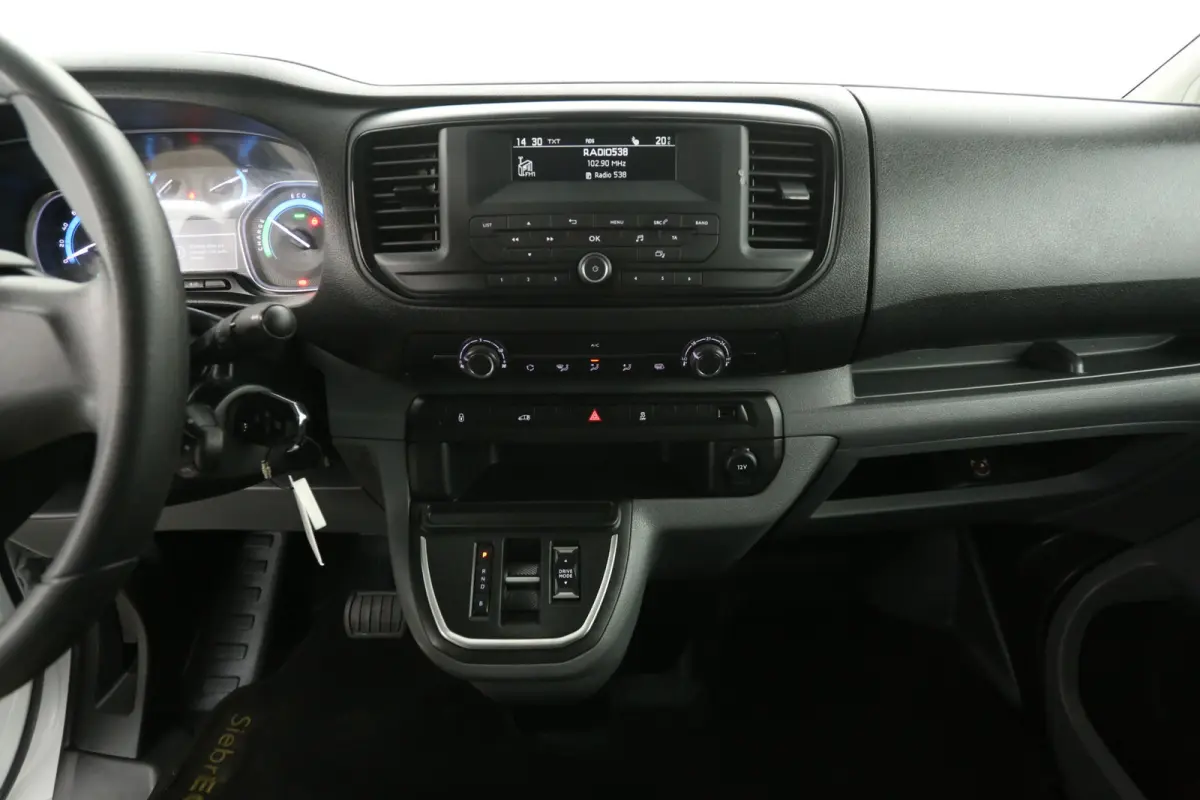 75 kWh L3H1 Long Range | Snelladen | SOH 94% | Airco | Cruise | 3 Zits | Parkeersens.