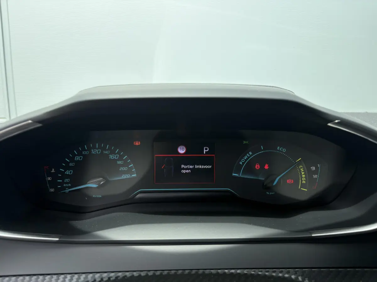 1.2 Hybrid 110 Business | Parkeerhulp | Cruise control | Apple Carplay/Android Auto
