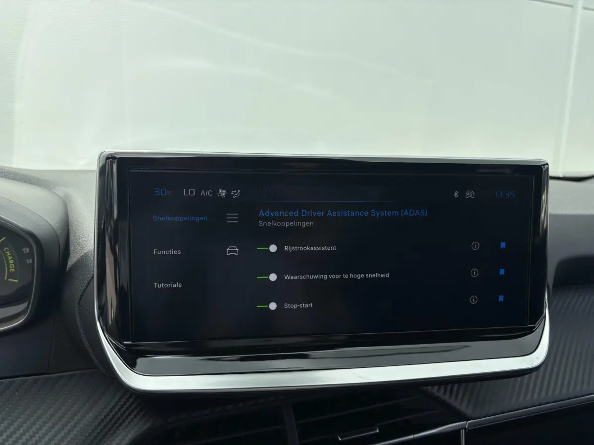 1.2 Hybrid 110 Business | Parkeerhulp | Cruise control | Apple Carplay/Android Auto