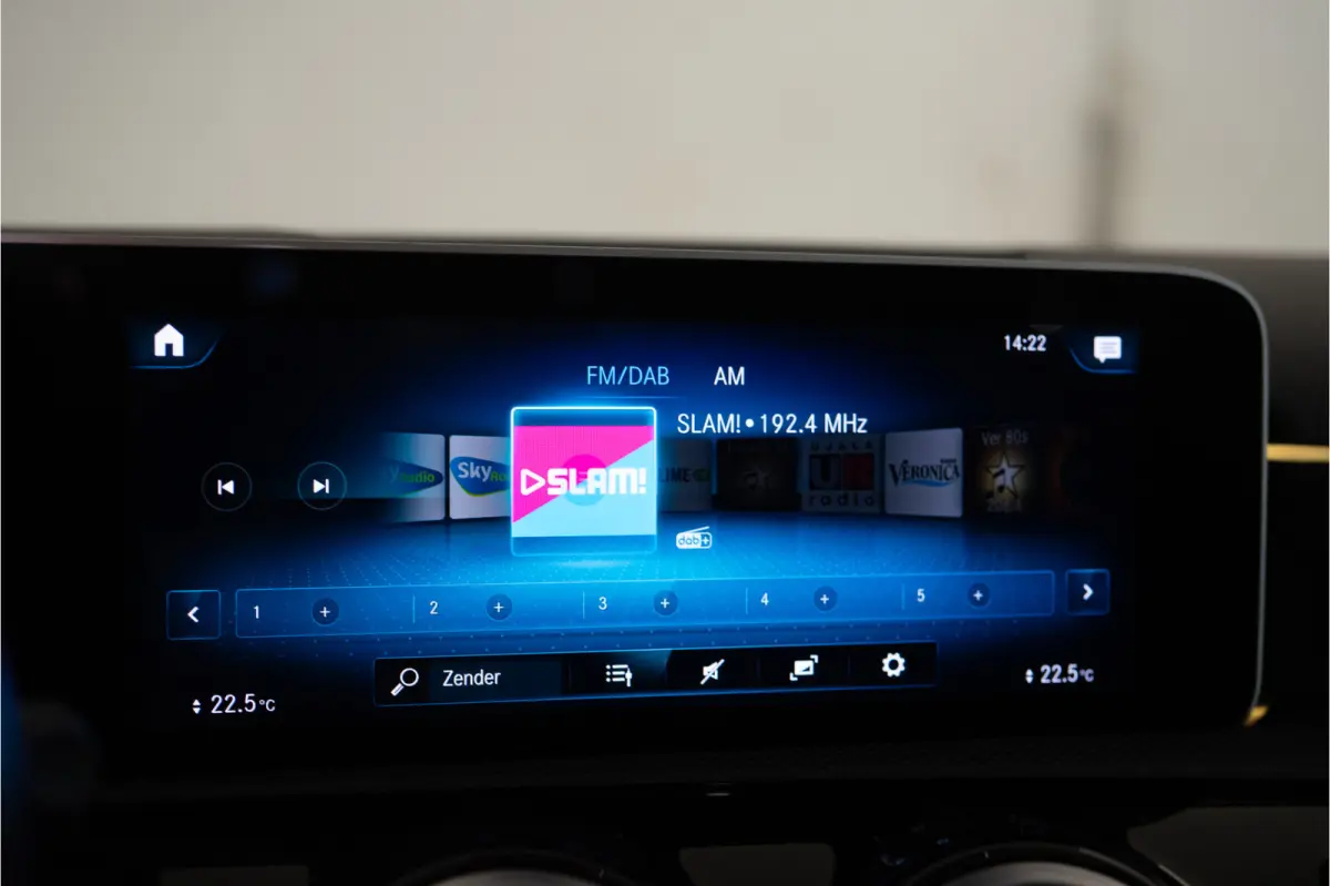 180 Business Solution AMG 136PK | A35 Optiek | Pano | Sfeer | LED | Carplay | Garantie
