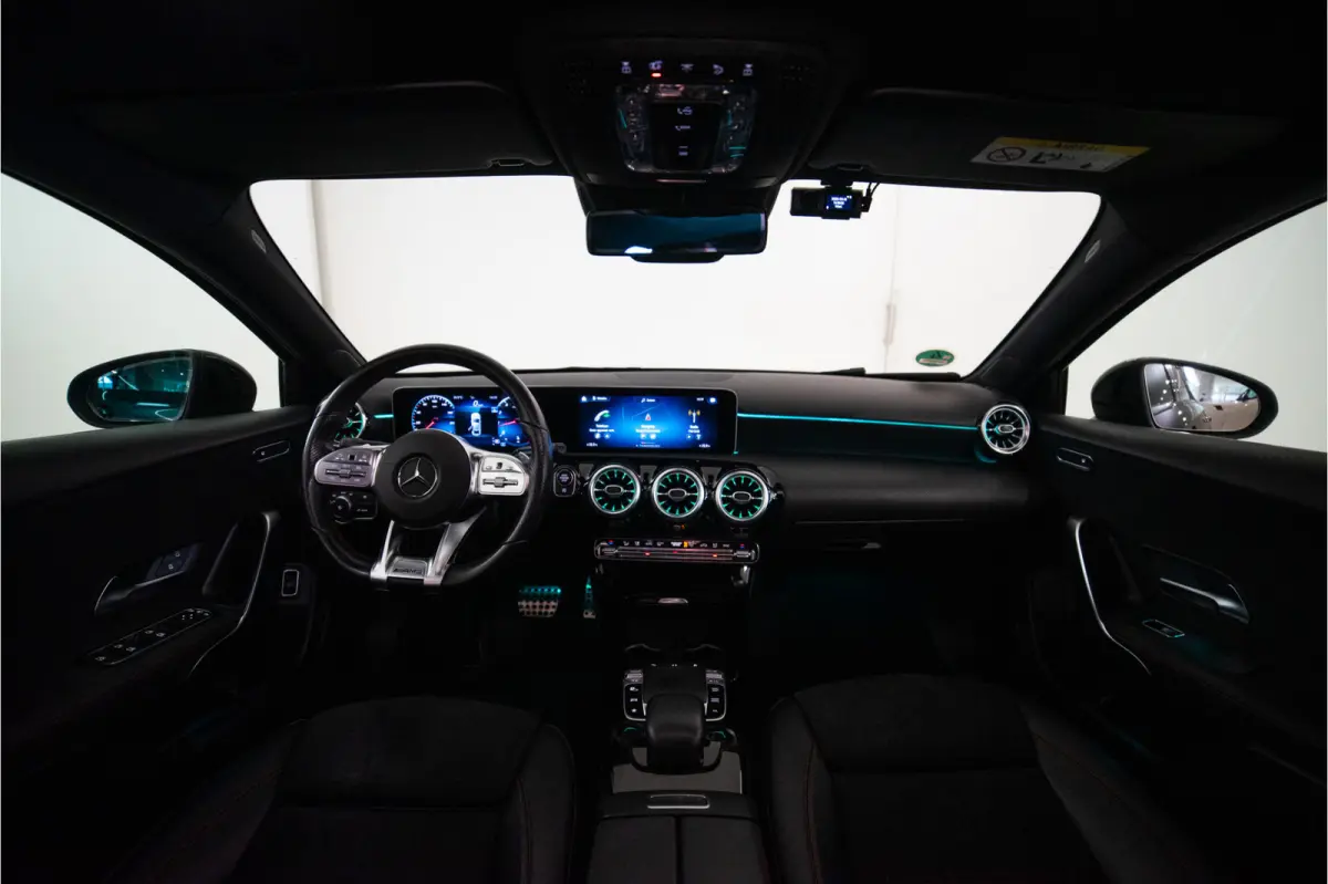180 Business Solution AMG 136PK | A35 Optiek | Pano | Sfeer | LED | Carplay | Garantie
