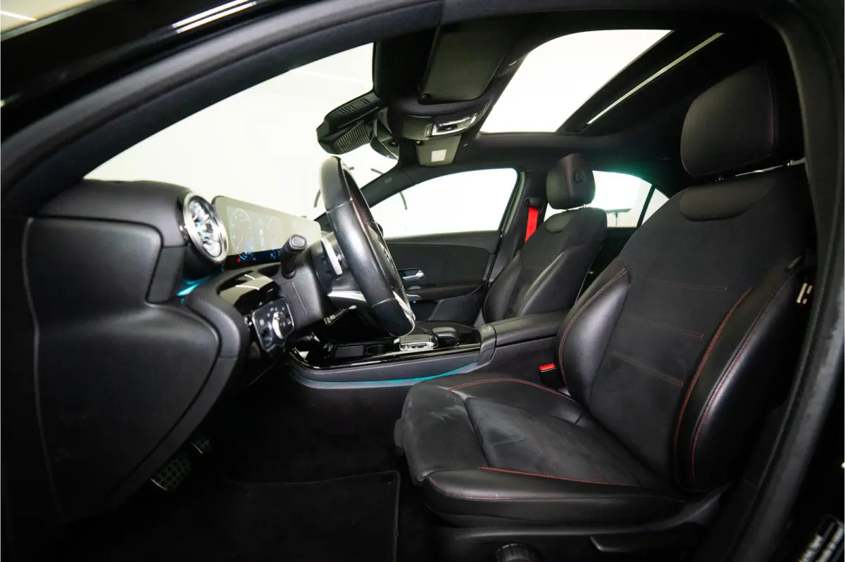 180 Business Solution AMG 136PK | A35 Optiek | Pano | Sfeer | LED | Carplay | Garantie