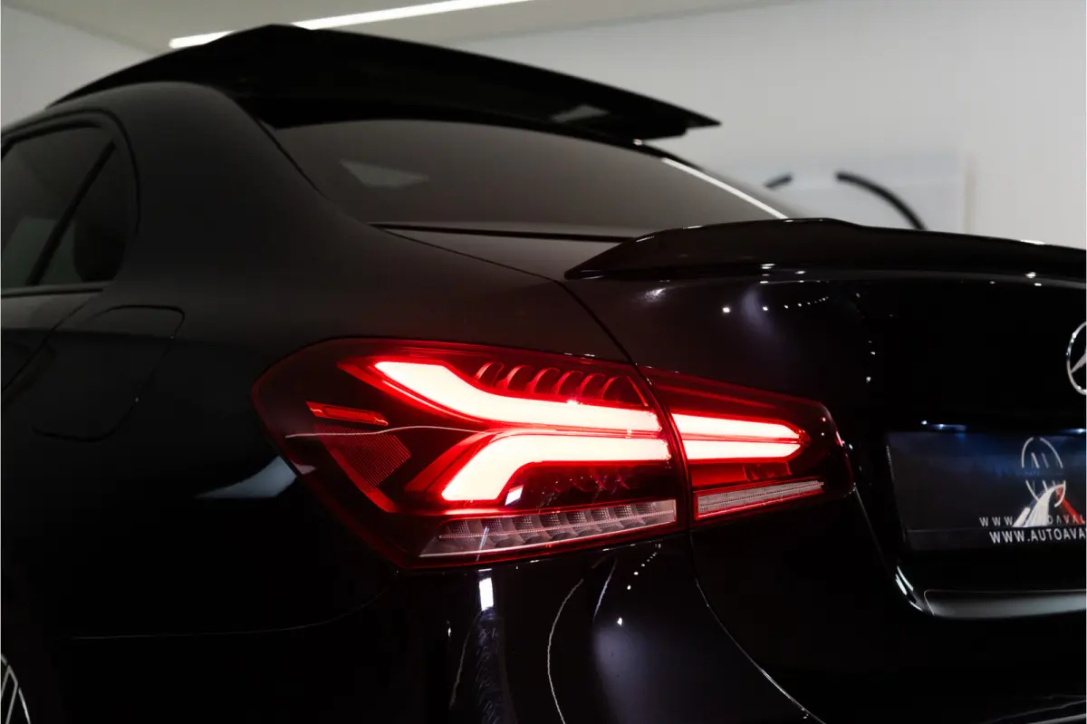 180 Business Solution AMG 136PK | A35 Optiek | Pano | Sfeer | LED | Carplay | Garantie