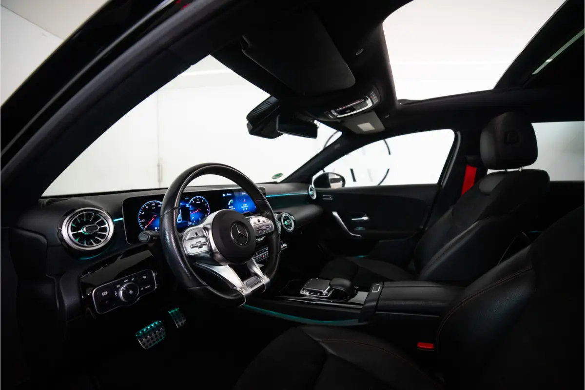 180 Business Solution AMG 136PK | A35 Optiek | Pano | Sfeer | LED | Carplay | Garantie
