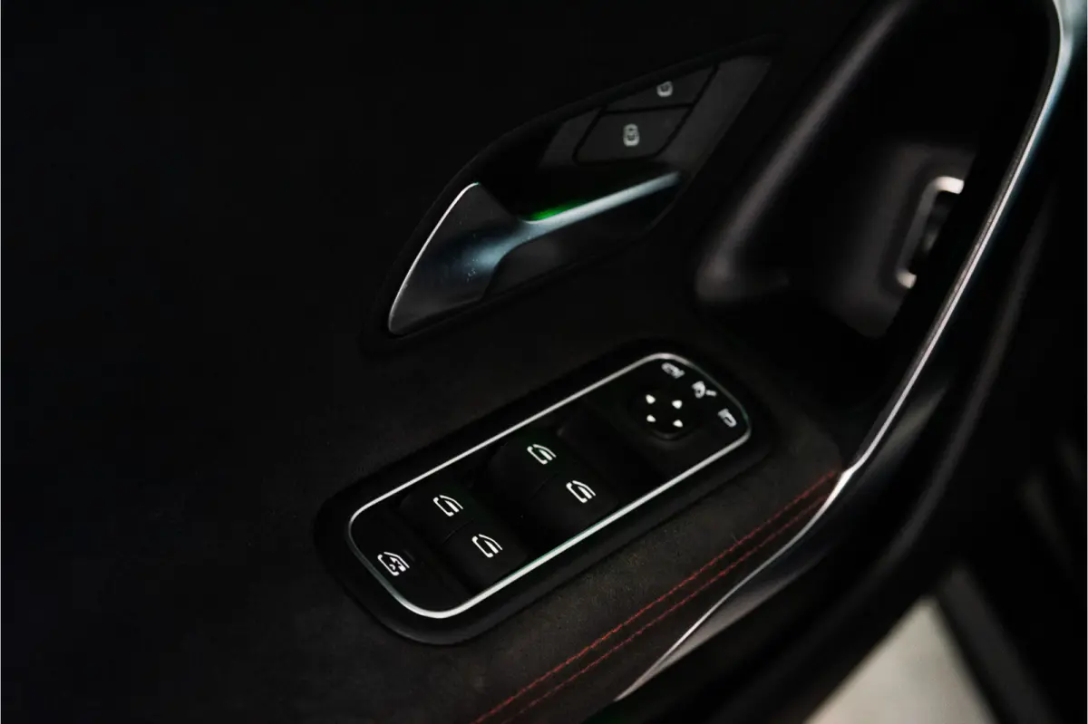 180 Business Solution AMG 136PK | A35 Optiek | Pano | Sfeer | LED | Carplay | Garantie