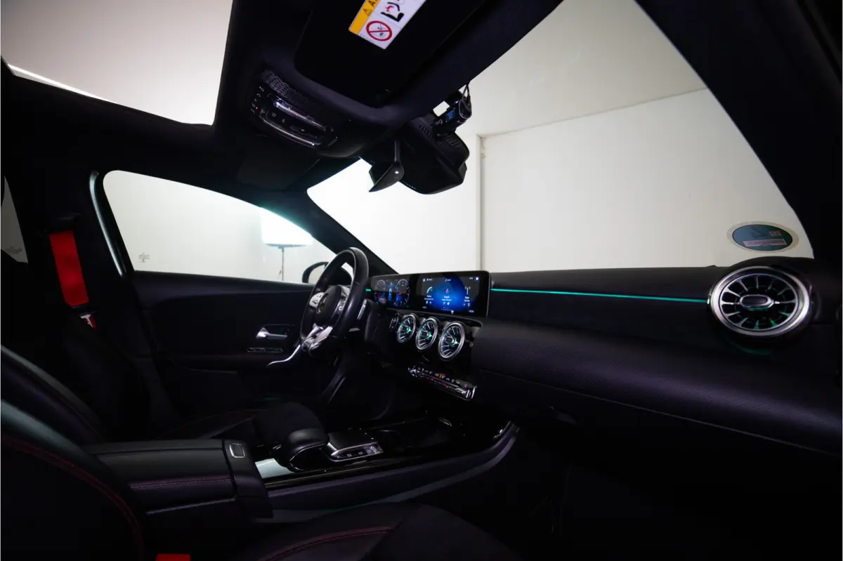 180 Business Solution AMG 136PK | A35 Optiek | Pano | Sfeer | LED | Carplay | Garantie