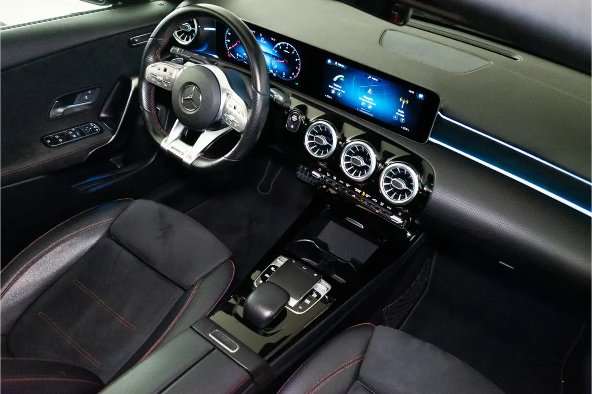 180 Business Solution AMG 136PK | A35 Optiek | Pano | Sfeer | LED | Carplay | Garantie