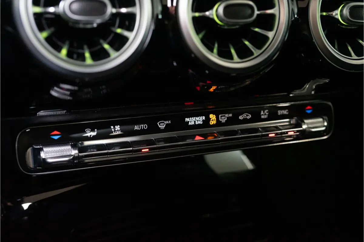 180 Business Solution AMG 136PK | A35 Optiek | Pano | Sfeer | LED | Carplay | Garantie