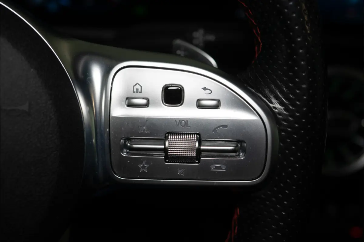 180 Business Solution AMG 136PK | A35 Optiek | Pano | Sfeer | LED | Carplay | Garantie