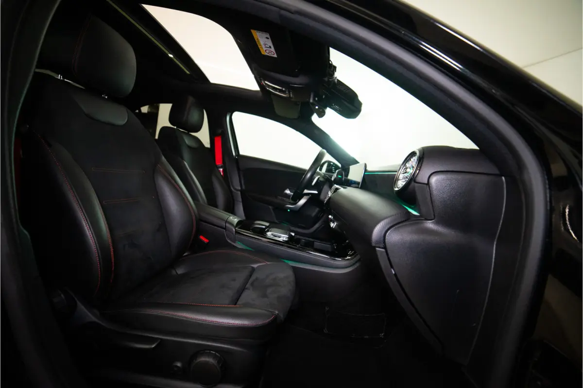 180 Business Solution AMG 136PK | A35 Optiek | Pano | Sfeer | LED | Carplay | Garantie