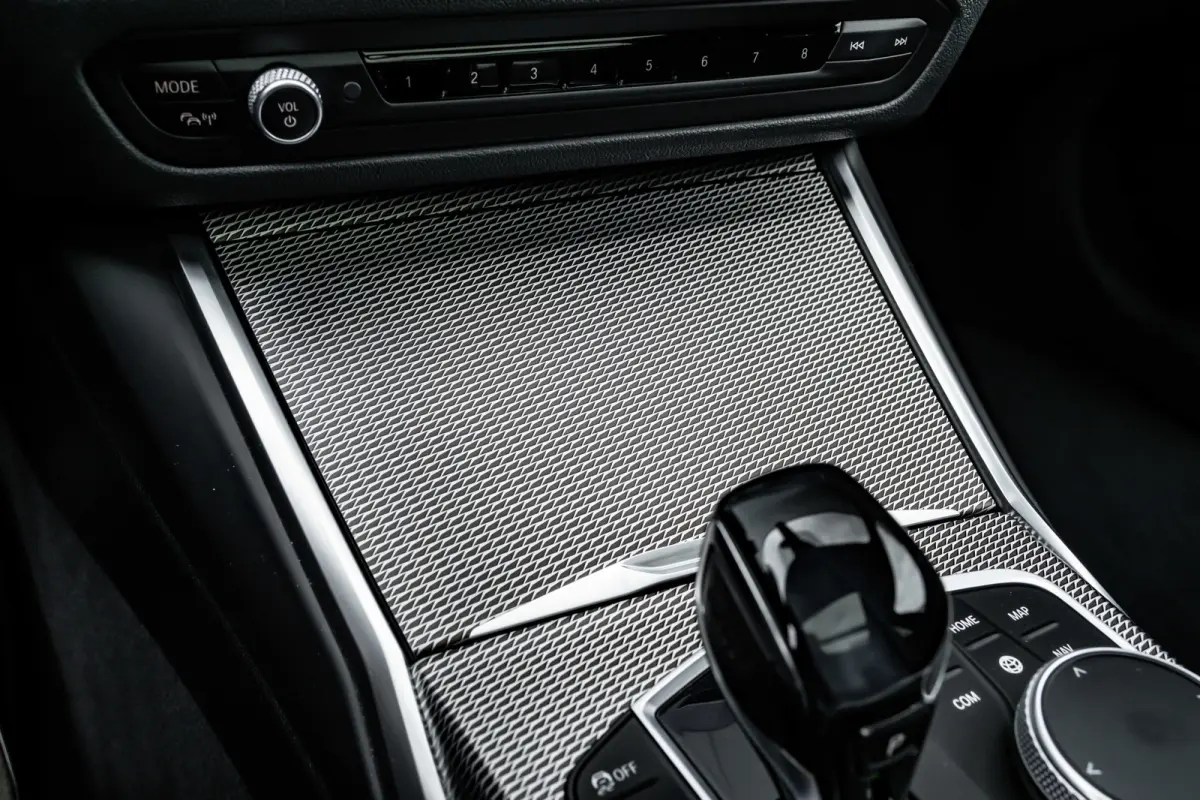 320i High Executive Edition l M Styling l Leder Interieur l Pano Dak l Stoelverwarming l LED l 19"l Navi l Harman Kardon Sound