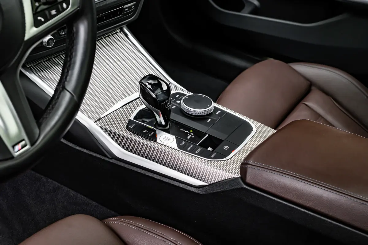 320i High Executive Edition l M Styling l Leder Interieur l Pano Dak l Stoelverwarming l LED l 19"l Navi l Harman Kardon Sound