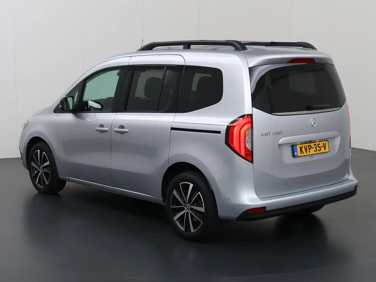 Tourer 200 L1 Premium Plus 45kWh