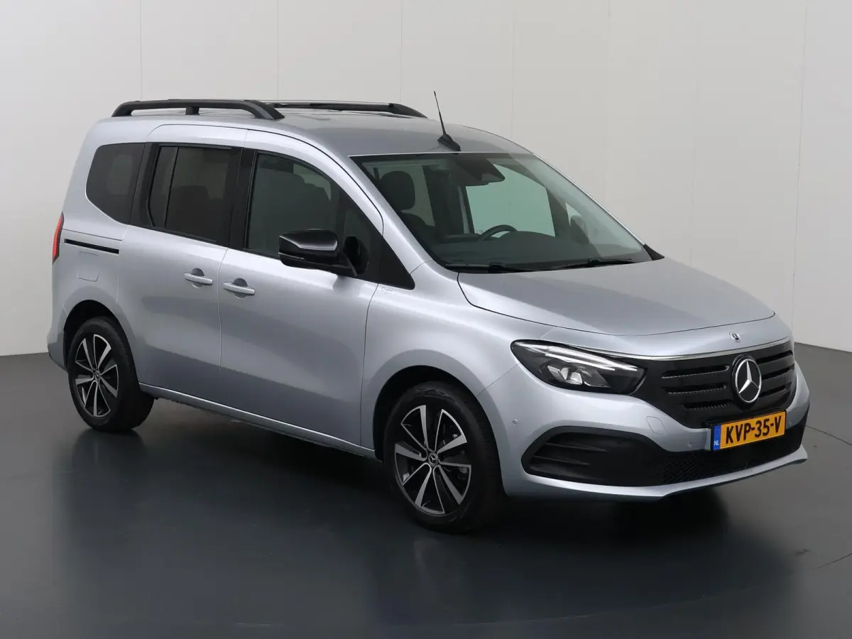 Tourer 200 L1 Premium Plus 45kWh