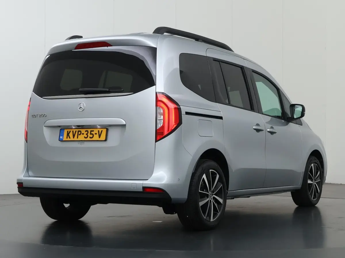 Tourer 200 L1 Premium Plus 45kWh