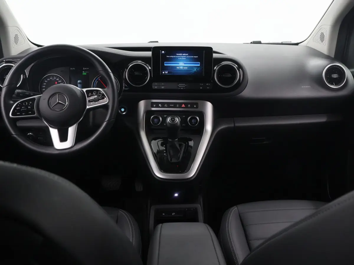 Tourer 200 L1 Premium Plus 45kWh