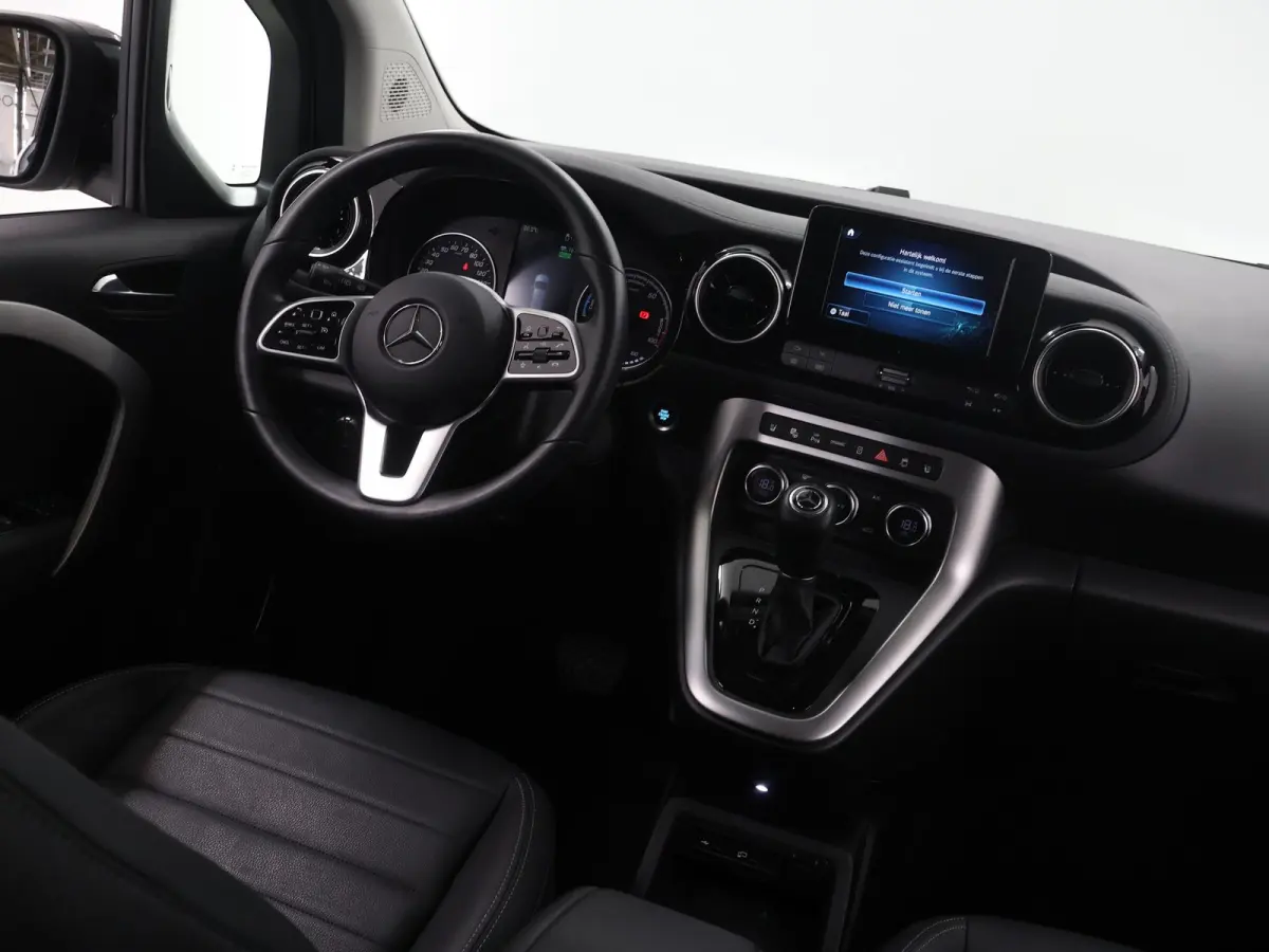 Tourer 200 L1 Premium Plus 45kWh