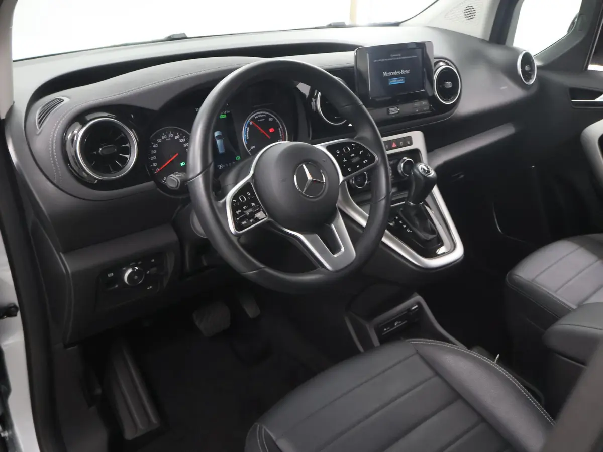 Tourer 200 L1 Premium Plus 45kWh