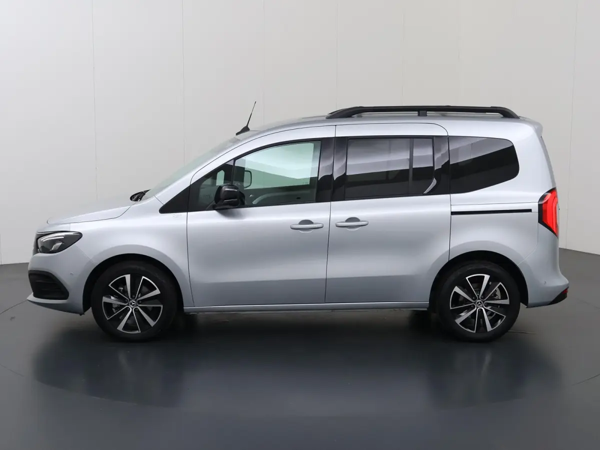 Tourer 200 L1 Premium Plus 45kWh