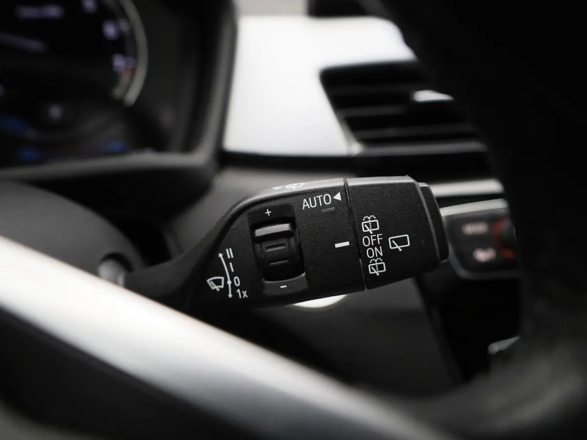xDrive25e | WORDT VERWACHT | HEAD-UP DISPLAY | TREKHAAK | ELEKTRISCHE ACHTERKLEP | ACHTERUITRIJCAMERA | STOELVERWARMING | NAVIGATIE | BLUETOOTH | CRUISE CONTROL | LICHTMETALEN VELGEN |