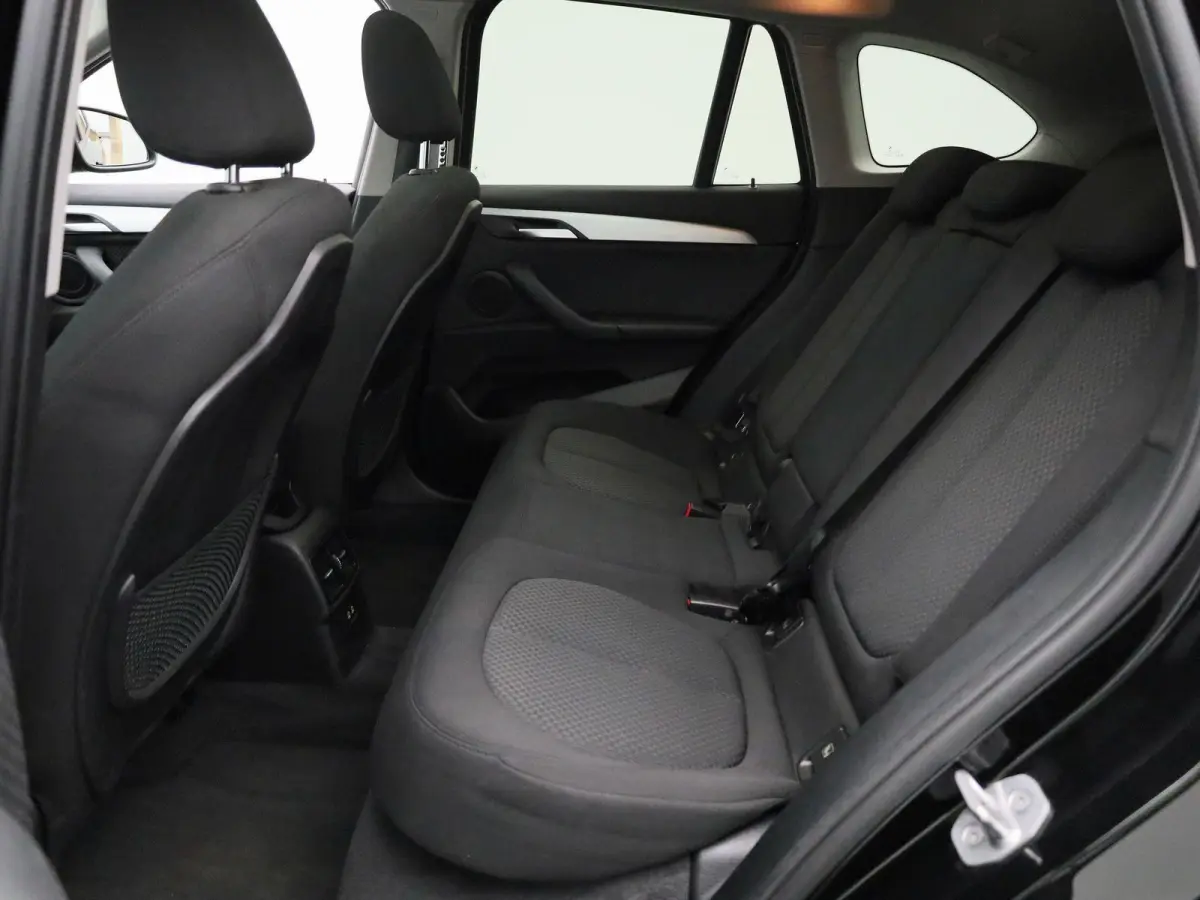 xDrive25e | WORDT VERWACHT | HEAD-UP DISPLAY | TREKHAAK | ELEKTRISCHE ACHTERKLEP | ACHTERUITRIJCAMERA | STOELVERWARMING | NAVIGATIE | BLUETOOTH | CRUISE CONTROL | LICHTMETALEN VELGEN |