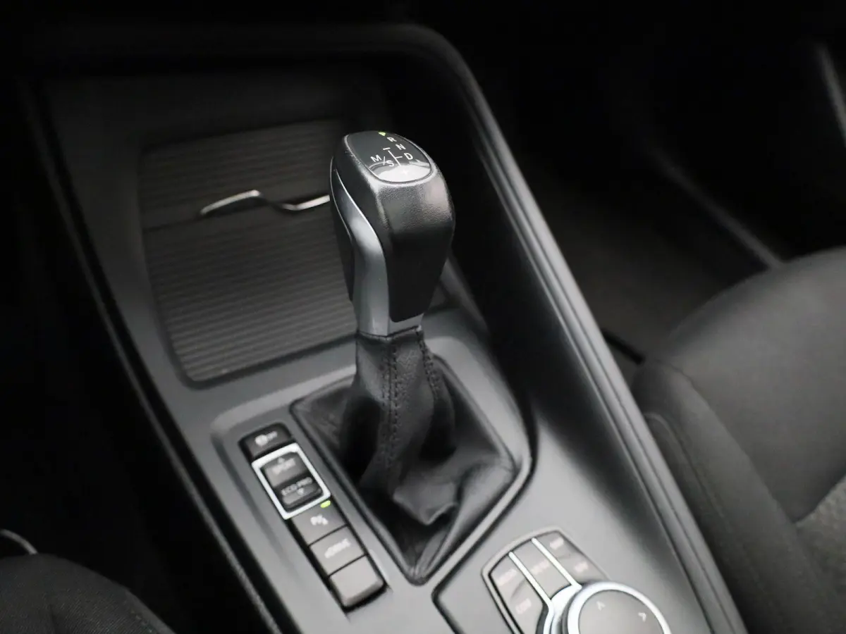 xDrive25e | WORDT VERWACHT | HEAD-UP DISPLAY | TREKHAAK | ELEKTRISCHE ACHTERKLEP | ACHTERUITRIJCAMERA | STOELVERWARMING | NAVIGATIE | BLUETOOTH | CRUISE CONTROL | LICHTMETALEN VELGEN |