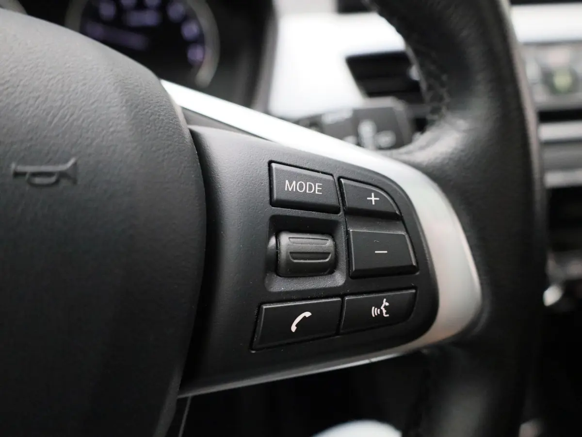 xDrive25e | WORDT VERWACHT | HEAD-UP DISPLAY | TREKHAAK | ELEKTRISCHE ACHTERKLEP | ACHTERUITRIJCAMERA | STOELVERWARMING | NAVIGATIE | BLUETOOTH | CRUISE CONTROL | LICHTMETALEN VELGEN |