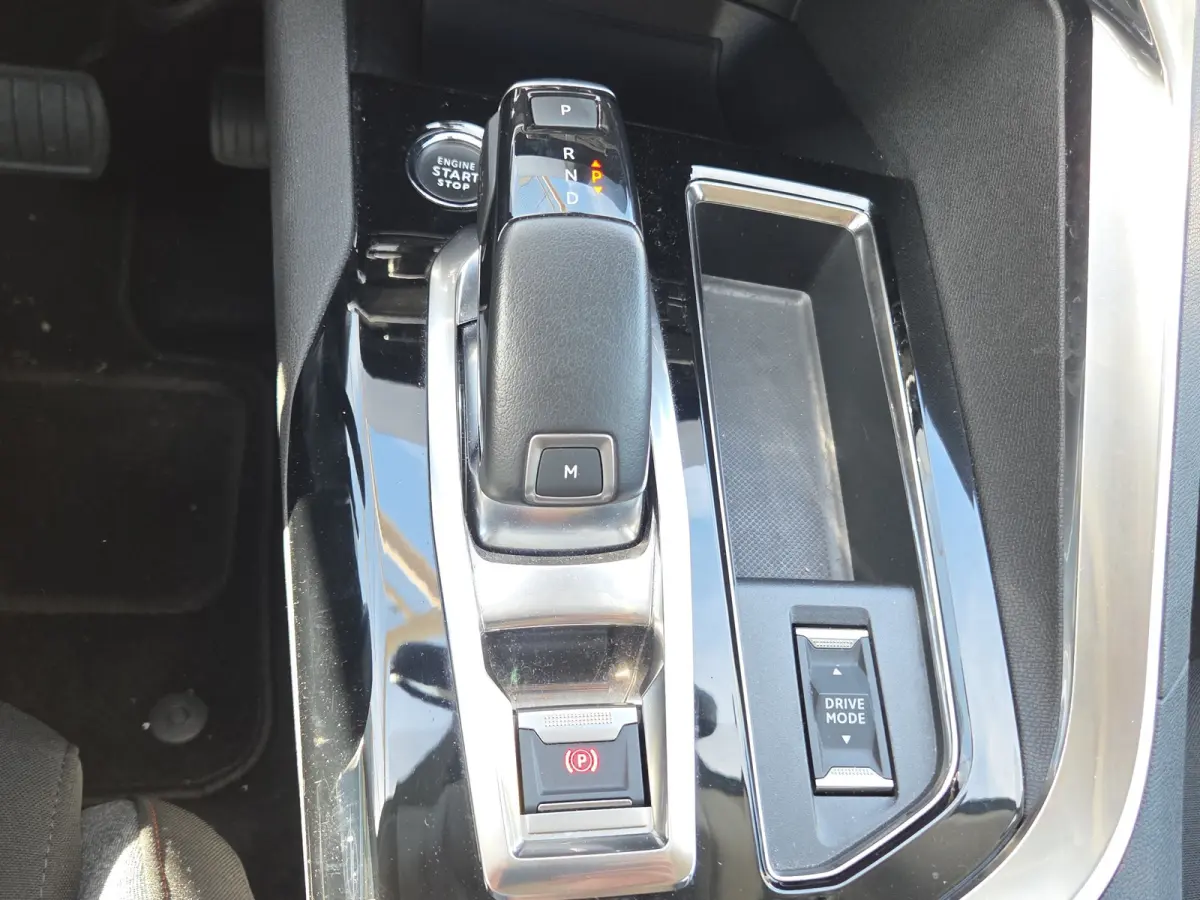 1.2 PureTech Active Pack Business Parkeersensoren | Distributie vervangen | Full map navigatie | Climate control | 7 persoons |