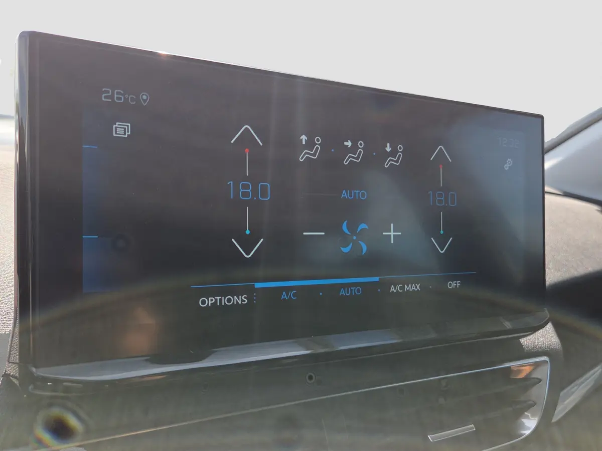 1.2 PureTech Active Pack Business Parkeersensoren | Distributie vervangen | Full map navigatie | Climate control | 7 persoons |