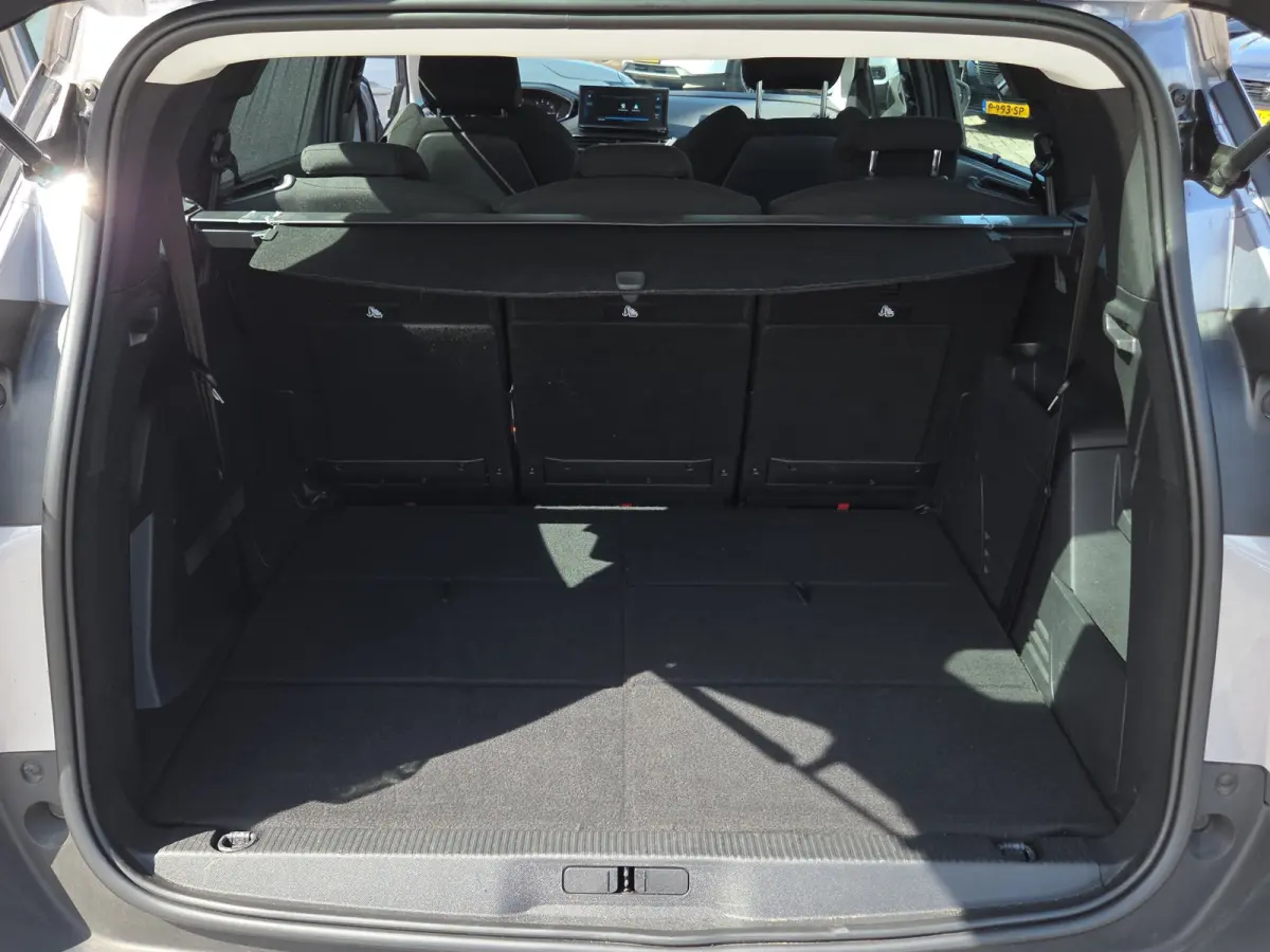 1.2 PureTech Active Pack Business Parkeersensoren | Distributie vervangen | Full map navigatie | Climate control | 7 persoons |