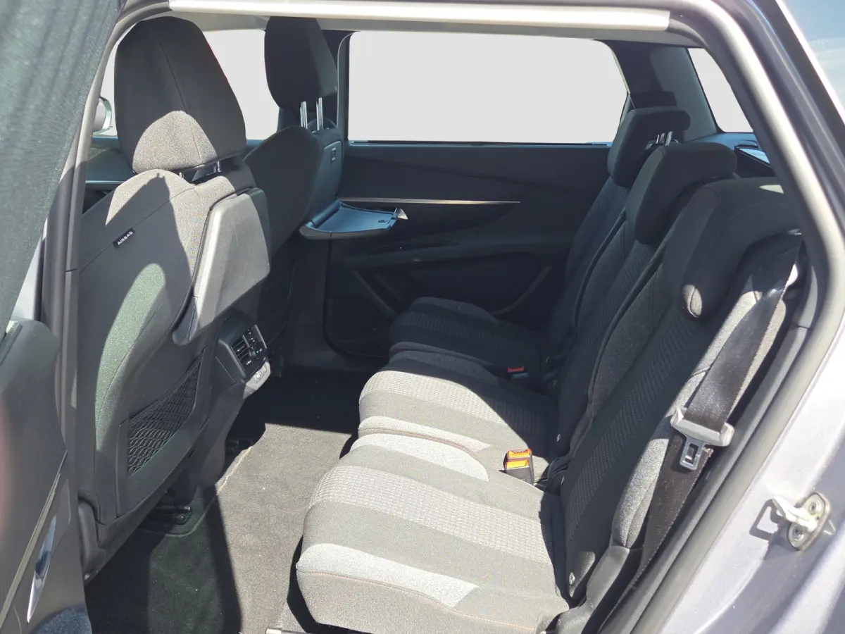 1.2 PureTech Active Pack Business Parkeersensoren | Distributie vervangen | Full map navigatie | Climate control | 7 persoons |