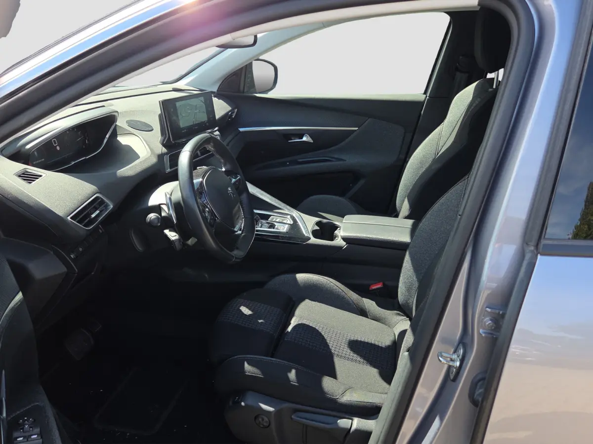 1.2 PureTech Active Pack Business Parkeersensoren | Distributie vervangen | Full map navigatie | Climate control | 7 persoons |