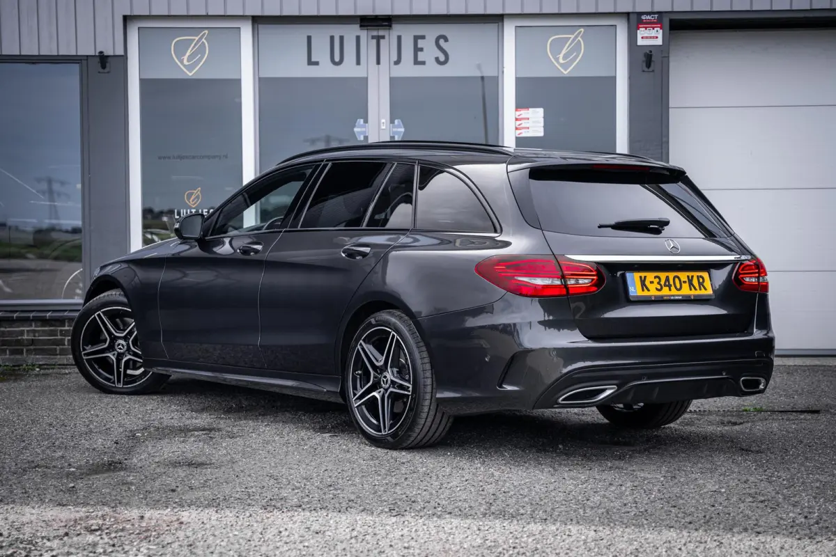 180 AMG Org.NL|Pano-dak|360°|Trekhaak|Carplay|Dealeronderhouden