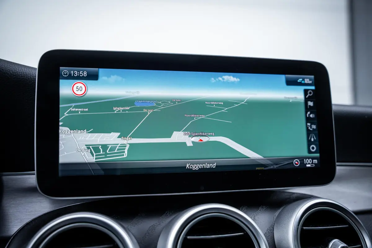 180 AMG Org.NL|Pano-dak|360°|Trekhaak|Carplay|Dealeronderhouden