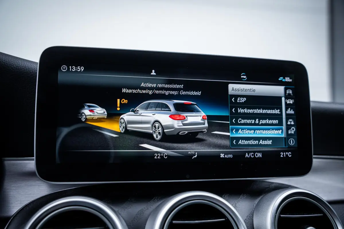 180 AMG Org.NL|Pano-dak|360°|Trekhaak|Carplay|Dealeronderhouden