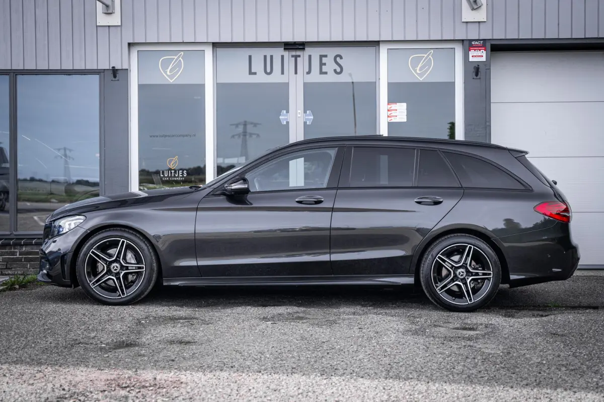 180 AMG Org.NL|Pano-dak|360°|Trekhaak|Carplay|Dealeronderhouden