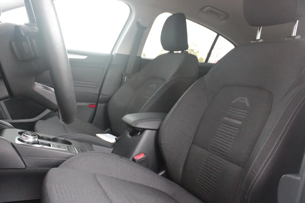 1.5 EcoBoost 150PK AUTOMAAT ACTIVE BUSINESS | AFNEEMBARE TREKHAAK | TECHNOLOGY PACK: (ADAPTIVE CRUISE CONTROL, GROOTLICHT ASSISTENT, TRAFFIC SIGN RECOGNITION, EVASIVE STEERING ASSIST, DRIVER