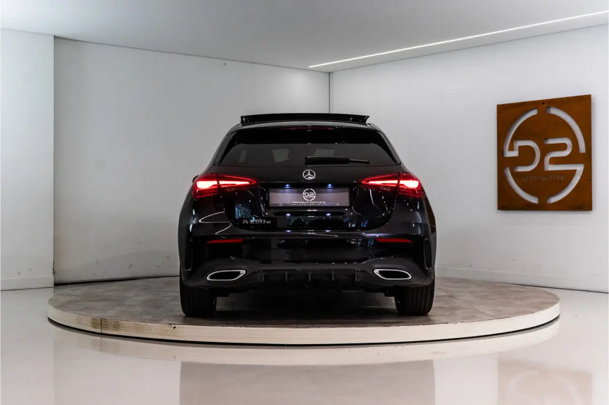 250 e Premium AMG Facelift 218PK | Pano | Sfeer | Keyless | Carplay | 12 MND Garantie