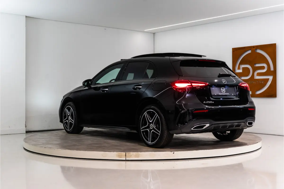 250 e Premium AMG Facelift 218PK | Pano | Sfeer | Keyless | Carplay | 12 MND Garantie
