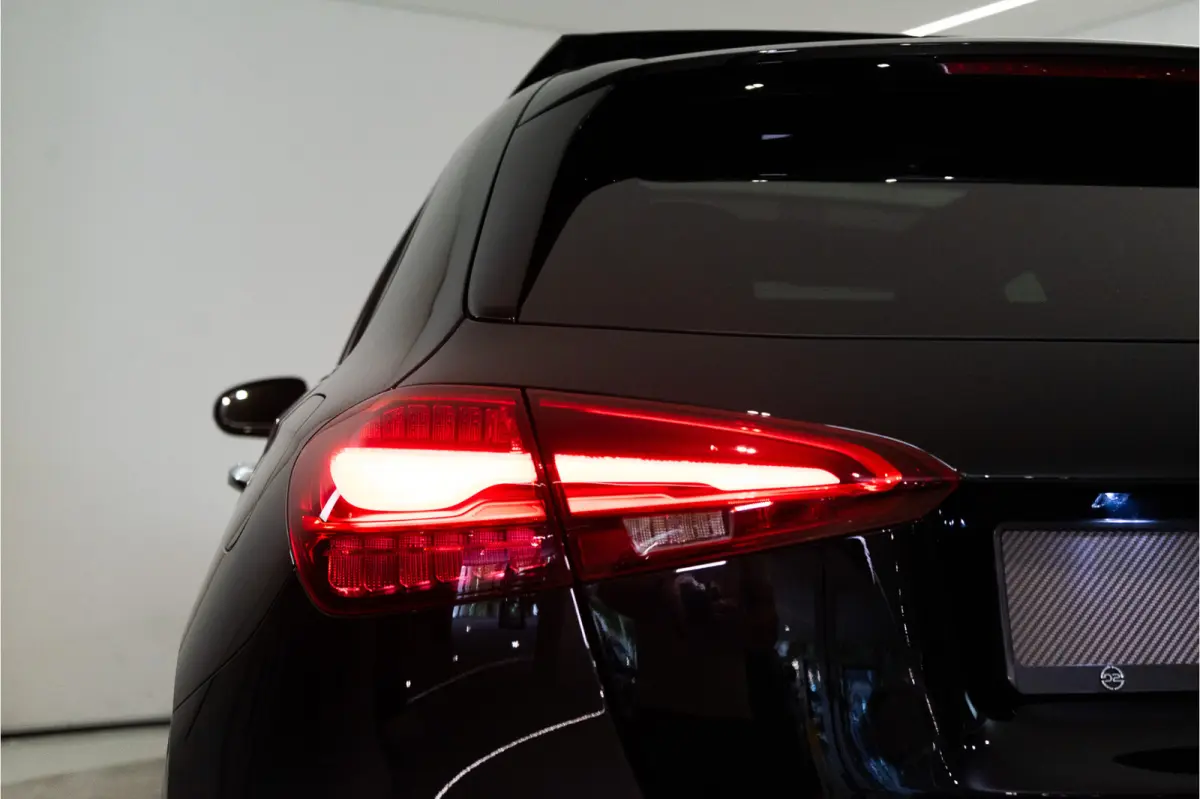 250 e Premium AMG Facelift 218PK | Pano | Sfeer | Keyless | Carplay | 12 MND Garantie