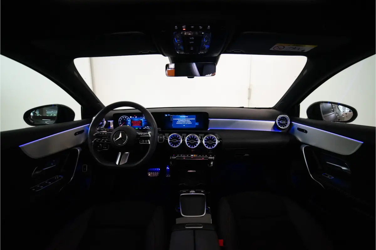 250 e Premium AMG Facelift 218PK | Pano | Sfeer | Keyless | Carplay | 12 MND Garantie