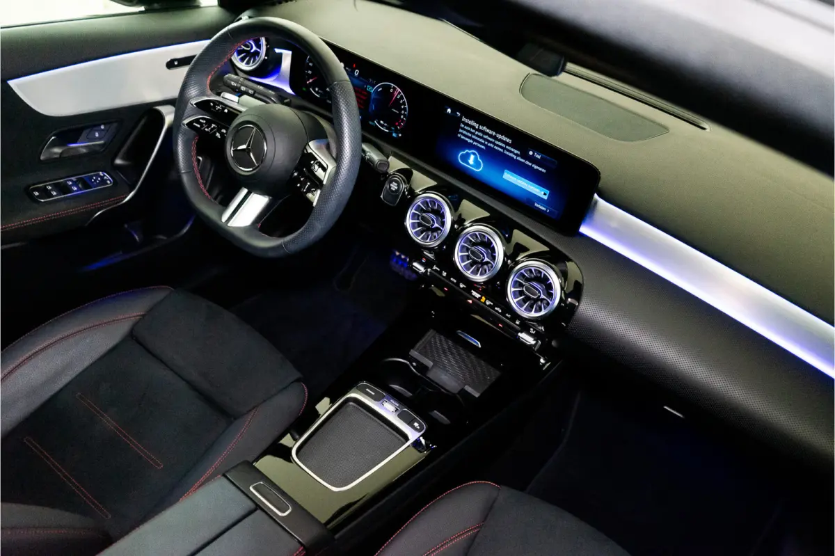 250 e Premium AMG Facelift 218PK | Pano | Sfeer | Keyless | Carplay | 12 MND Garantie