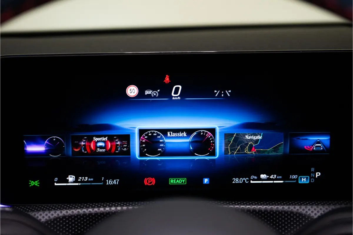 250 e Premium AMG Facelift 218PK | Pano | Sfeer | Keyless | Carplay | 12 MND Garantie