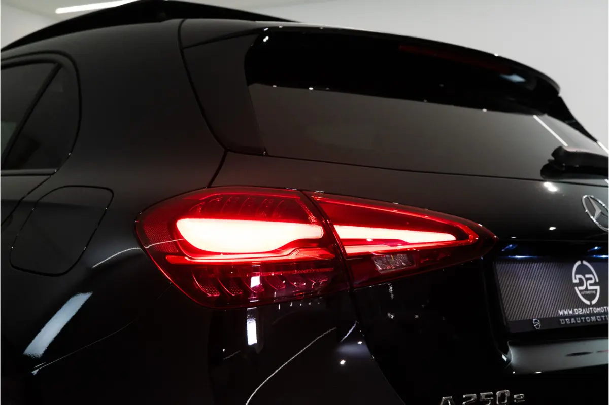 250 e Premium AMG Facelift 218PK | Pano | Sfeer | Keyless | Carplay | 12 MND Garantie