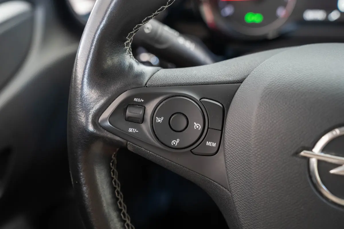 1.2 Edition | Parkeersensoren | Apple Carplay & Android Auto | Lichtmetalen velgen | USB | Bluetooth |