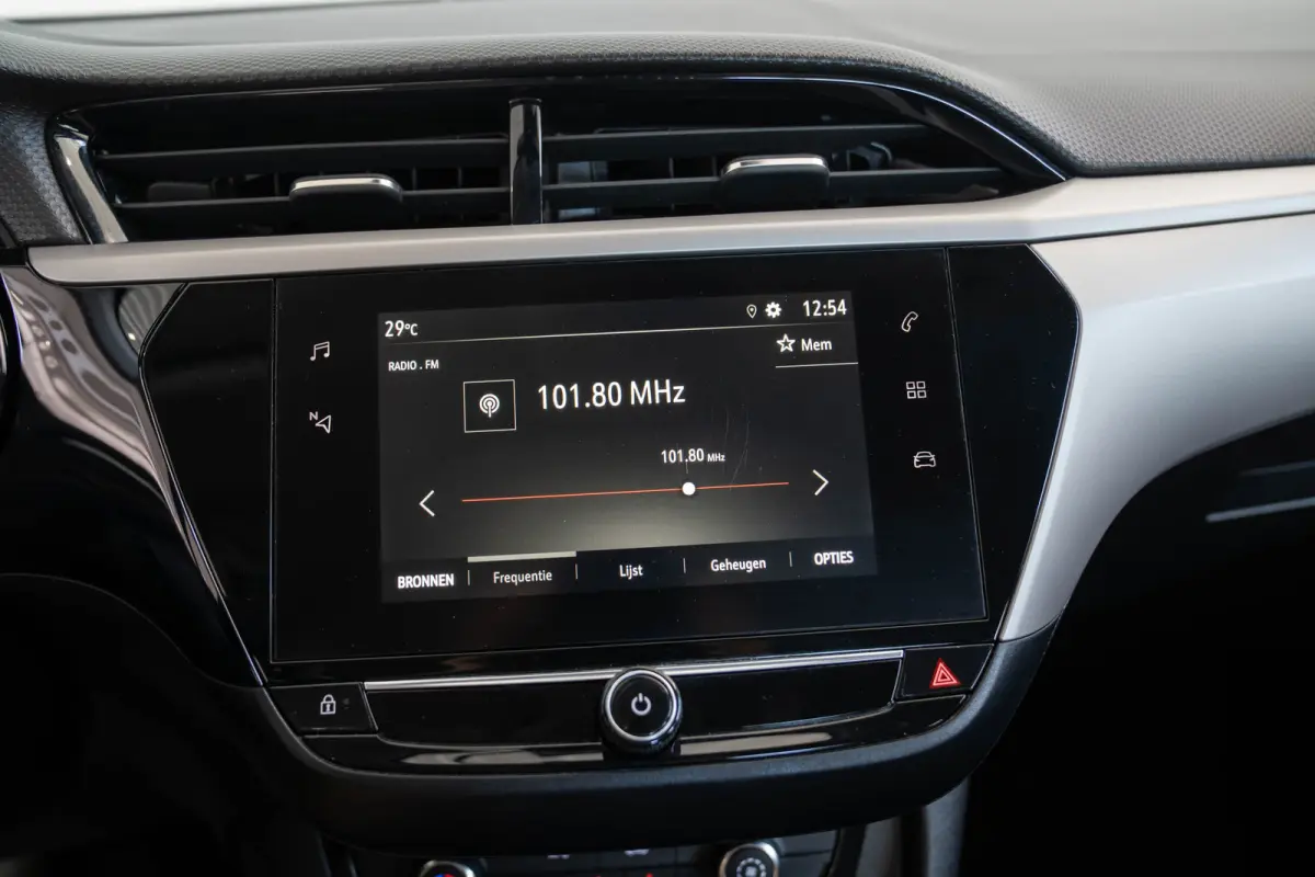 1.2 Edition | Parkeersensoren | Apple Carplay & Android Auto | Lichtmetalen velgen | USB | Bluetooth |