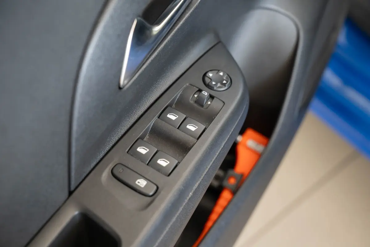 1.2 Edition | Parkeersensoren | Apple Carplay & Android Auto | Lichtmetalen velgen | USB | Bluetooth |