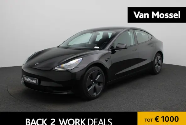 Standard RWD Plus 60 kWh | PANORAMADAK | ACHTERUITRIJCAMERA | ELEKTRISCH VERSTELBARE VOORSTOELEN | LED VERLICHTING | ELEKTRISCHE ACHTERKLEP | NAVIGATIE |