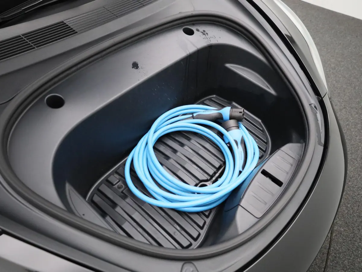 Standard RWD Plus 60 kWh | PANORAMADAK | ACHTERUITRIJCAMERA | ELEKTRISCH VERSTELBARE VOORSTOELEN | LED VERLICHTING | ELEKTRISCHE ACHTERKLEP | NAVIGATIE |