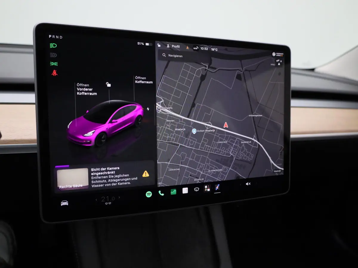 Standard RWD Plus 60 kWh | PANORAMADAK | ACHTERUITRIJCAMERA | ELEKTRISCH VERSTELBARE VOORSTOELEN | LED VERLICHTING | ELEKTRISCHE ACHTERKLEP | NAVIGATIE |